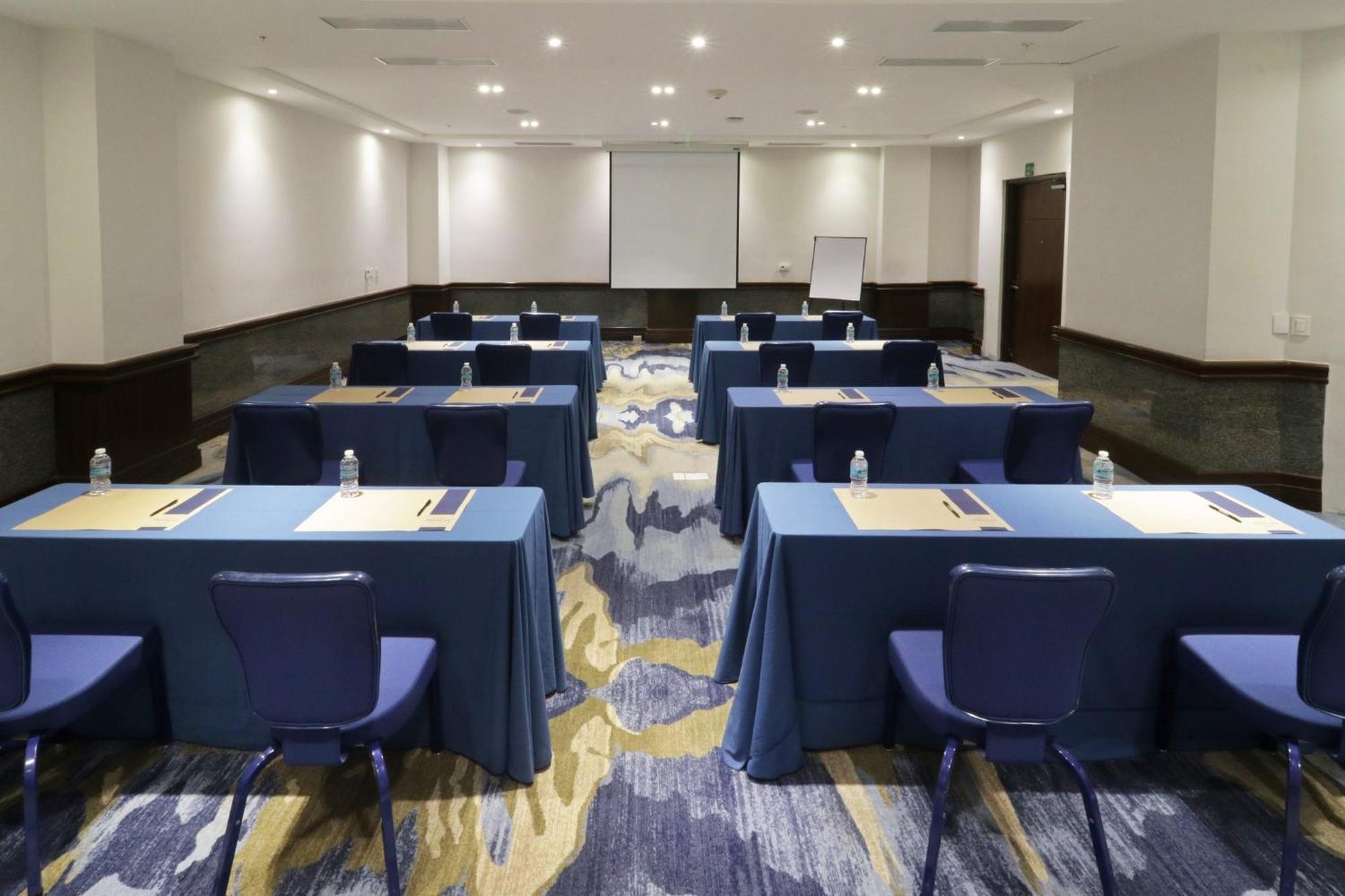 Hotel Indigo Guadalajara Expo By Ihg Exterior photo